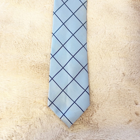 light blue burberry tie